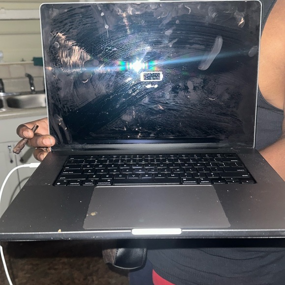 Apple laptop